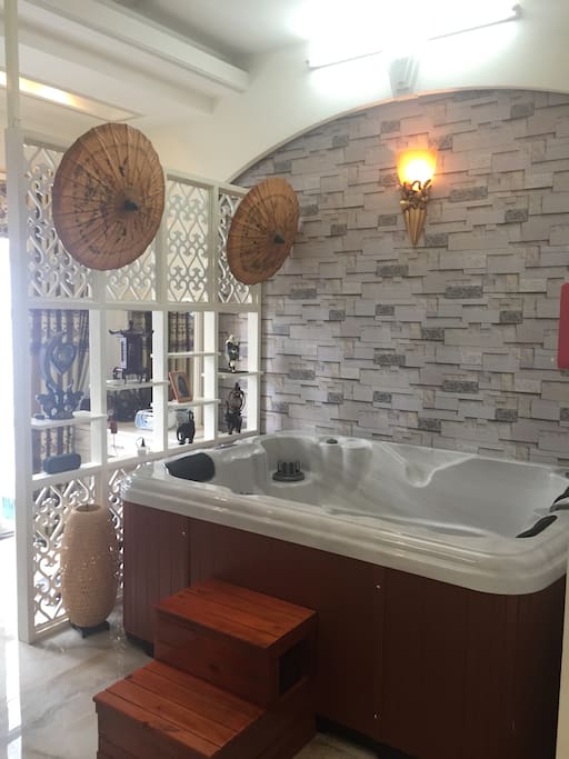 Massage Bathtub
