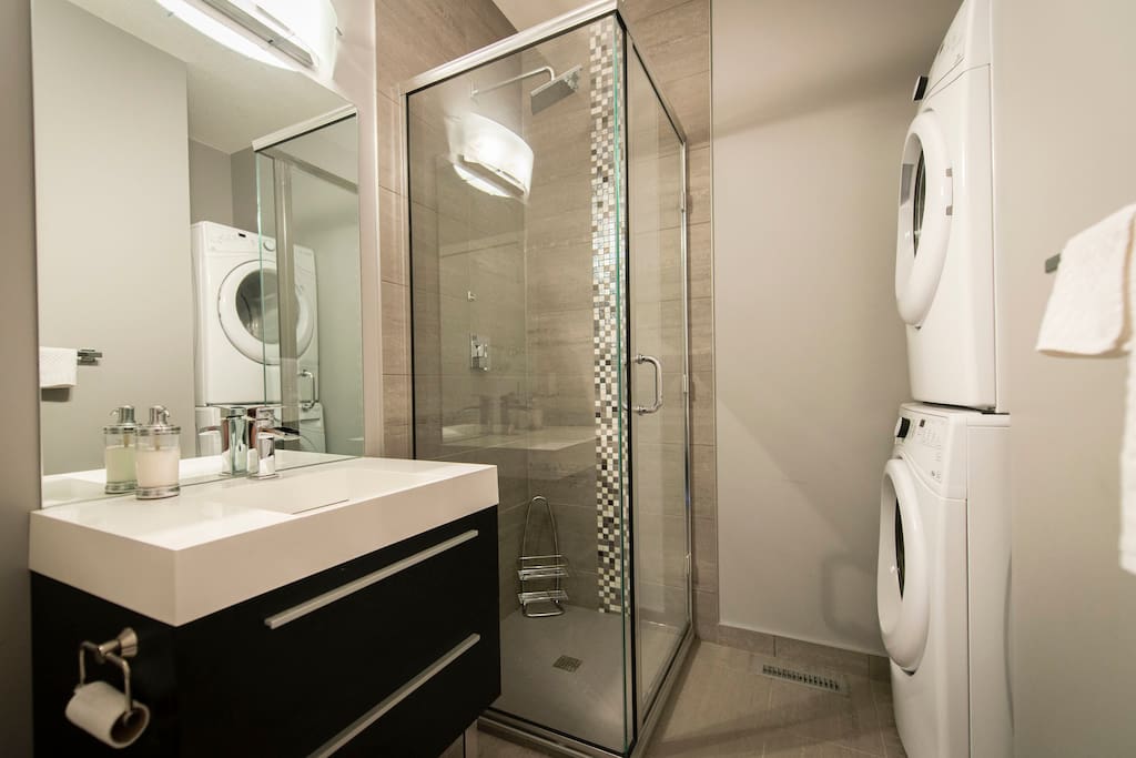 Bathroom with Washer & Dryer