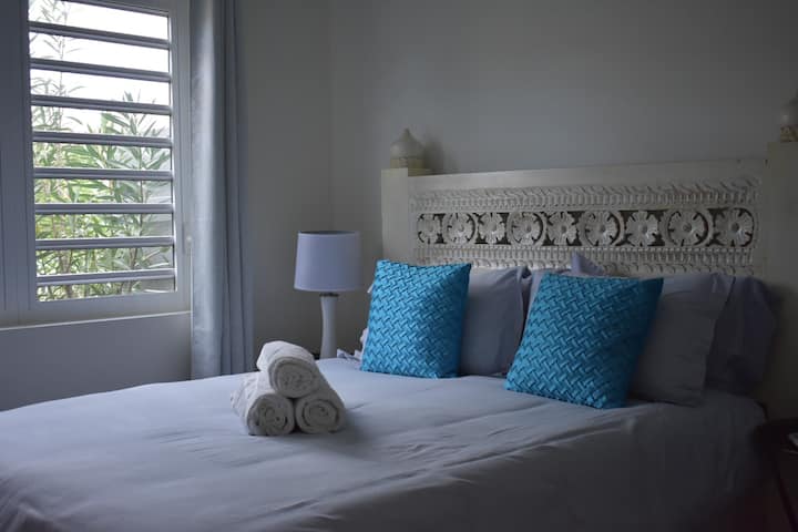 מיטת קווין סייז לשני אנשים