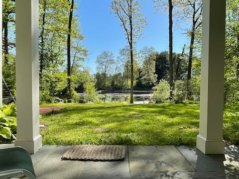 Serene Pond Views charming private patio…
