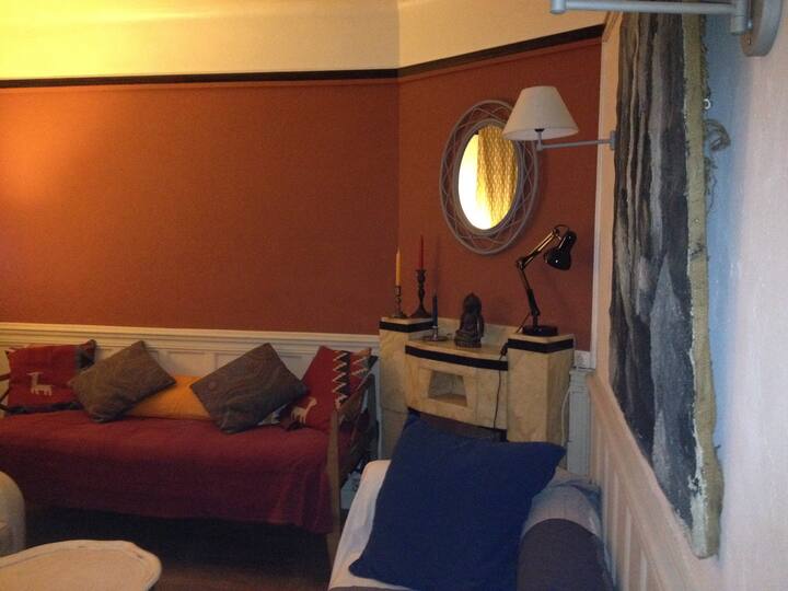 تخطيط غرفة المعيشة 2 بمقعد