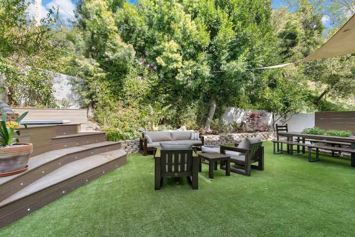 Villa Serenity, 5 Bedrooms Hot Tub.