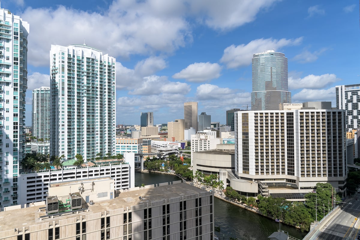 Icon Brickell Suite