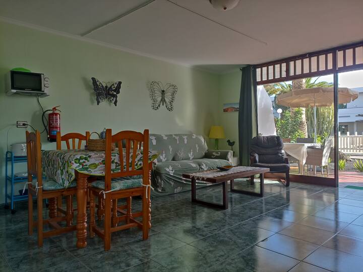 Apartamento Con Piscina A Un Minuto De La Playa - Lanzarote