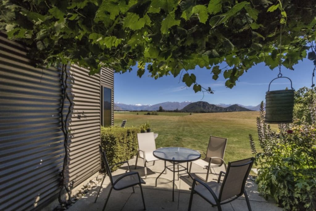 Guest outdoor sitting area