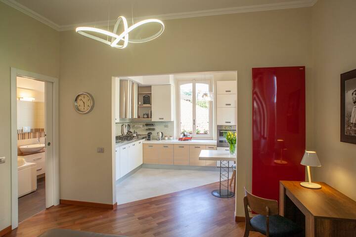 Bright and comfy in a beautiful contemporary home gallery image 4