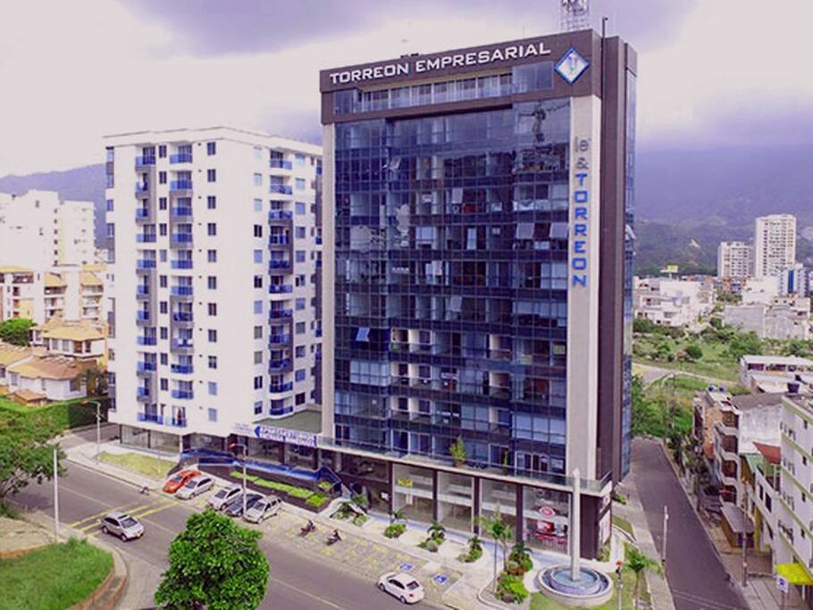Apartamento dentro de la Torre Empresarial con suministro de energía garantizado / Energy supply guaranteed.