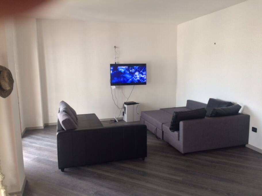 ZONA LIVING CON A.C. E N. 2 DIVANO LETTO MATRIMONIALI