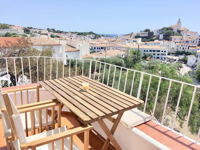 SES TERRASSES apartment: views, garden and parking
