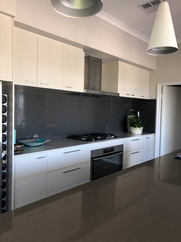 Supersize Family Beach Escape. Wow! gallery image 4