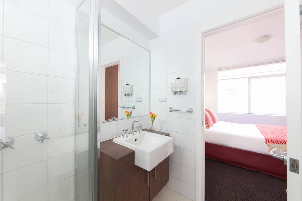 Ensuite bathroom through to bedroom