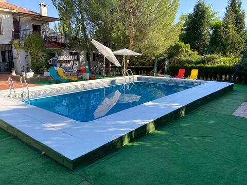 Chalet 300 m plot 1000 m 5 min from Puy du Fou
