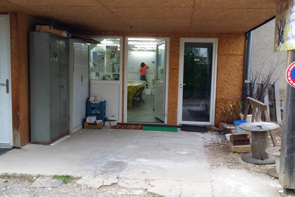 vue devant l'atelier