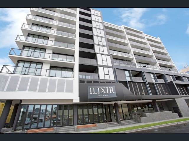 HEART OF CHELTENHAM - New 2 Bedroom 2 Bathroom