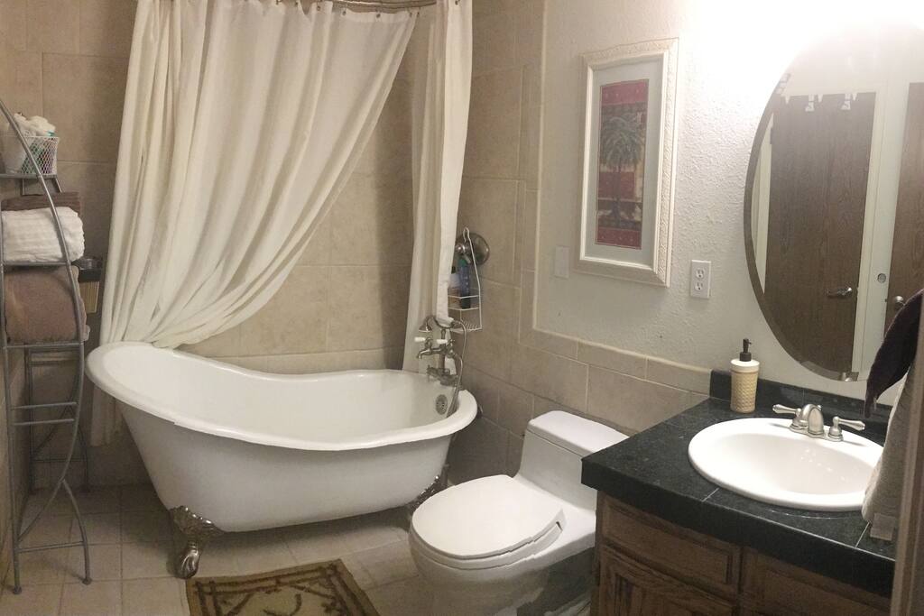 Luxurious bathroom.
