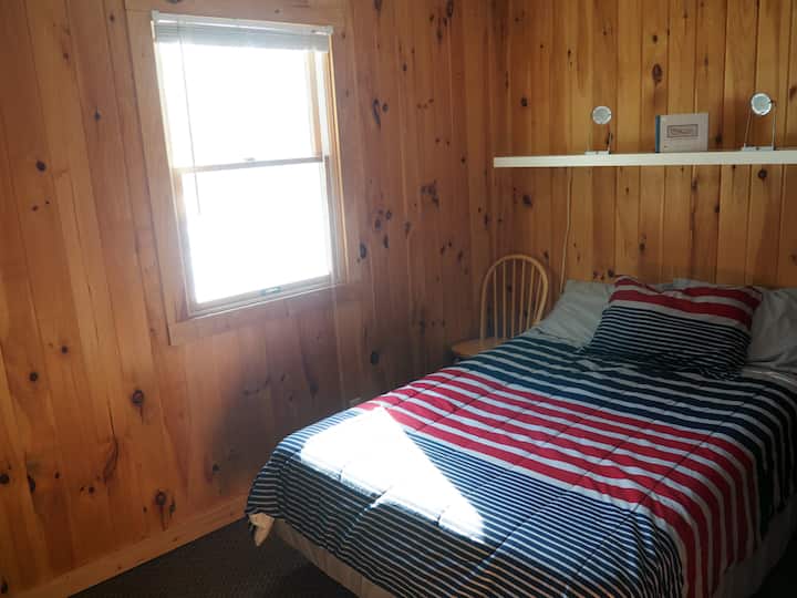 Dhoma e gjumit 1 - krevat me madhësi të plotë