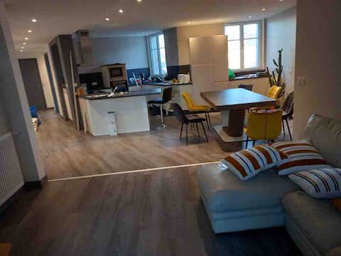 Spacious and bright apartment in the city center.