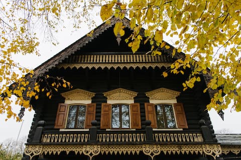 Popular Airbnb listing: WORLD CULTURAL HERITAGE: Russian Colony - PUSHKIN in Potsdam