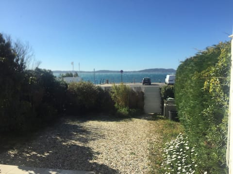 Top performing Airbnb: Exceptional, house and garden by the sea in Hyères