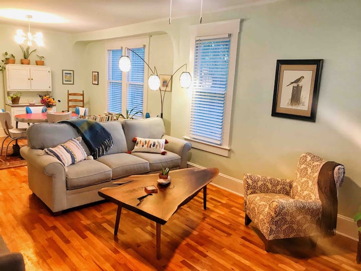 Charming 2 Bedroom Bungalow Minutes From Downtown! - Wilmington, NC