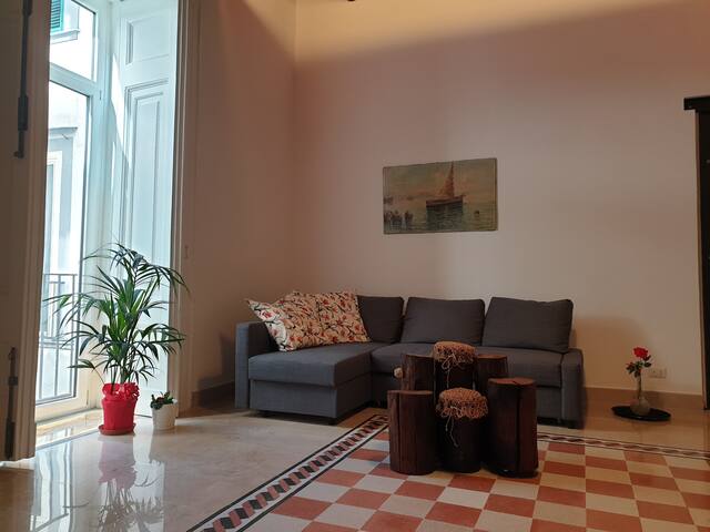 “Infrascata”Cento metri dal MANN Appartamento