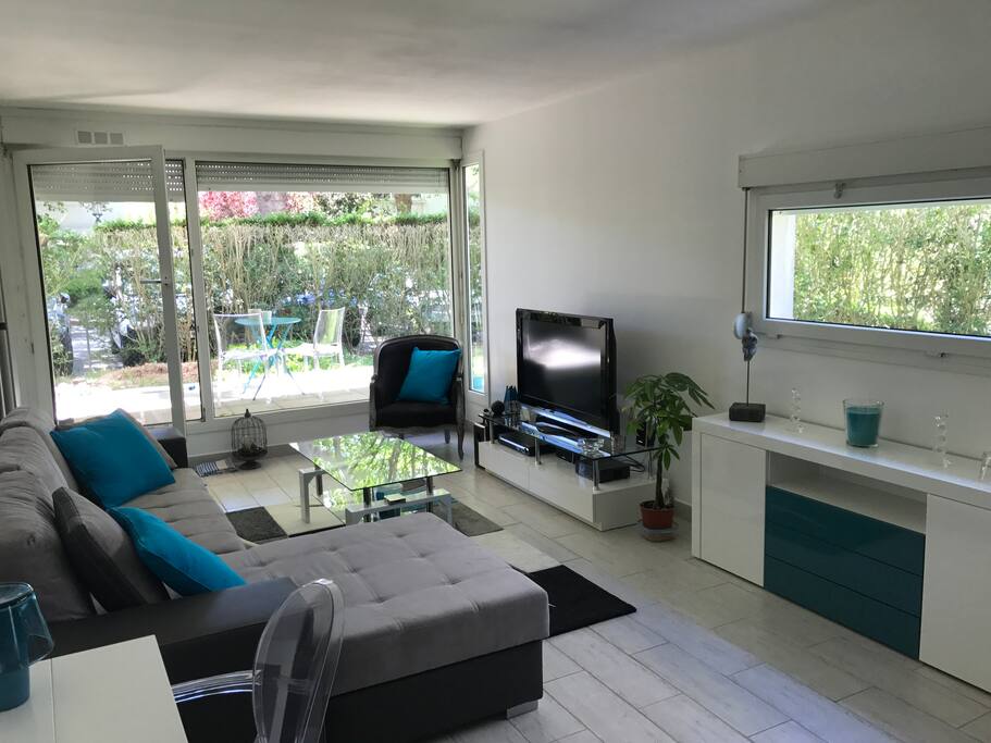 Salon sur terrasse et jardin