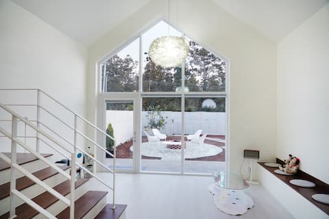 Shiojae 
# Aewol Sea View # Jacuzzi and Firewood Zone Tea Room
# Private accommodation Healing only # Emotional accommodation