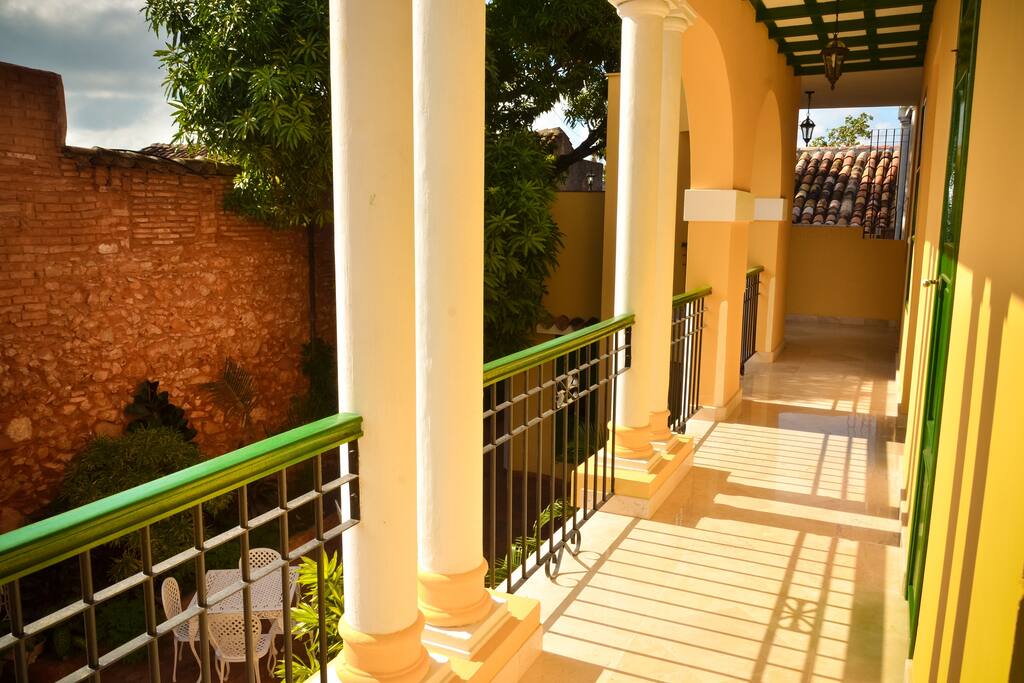 Exterior Suite