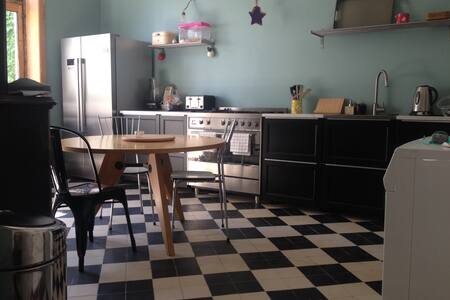 Cosy House Brussels - Ideal Location - Saint-Gilles - Casa a schiera