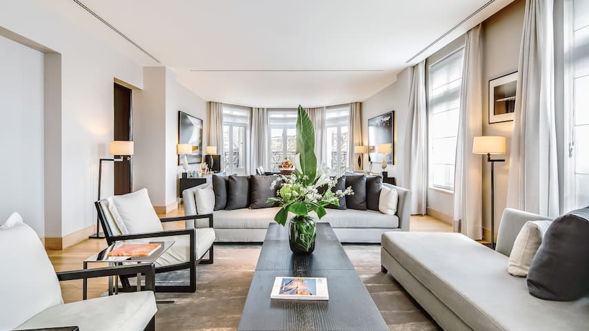 2 Bedroom Eiffel Apartment