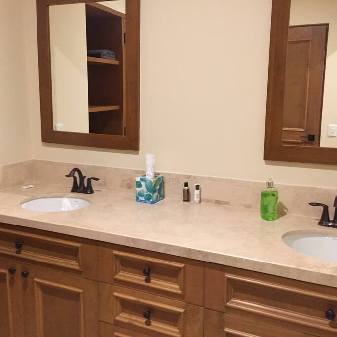 Jack and Jill full Bathroom.