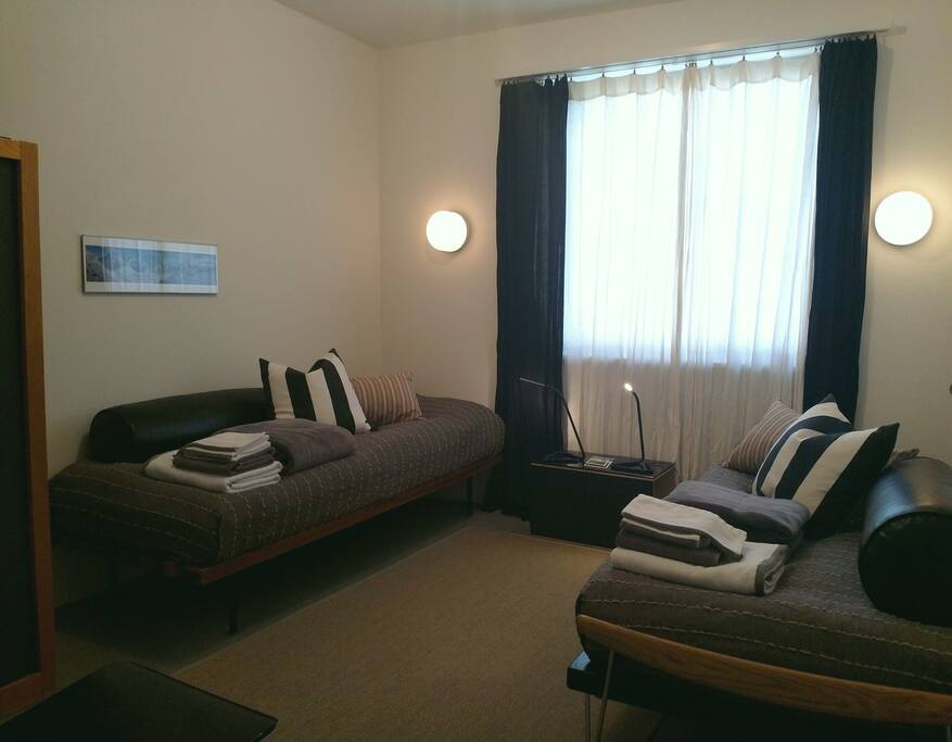 For longer stay one of the beds can change into a sofa