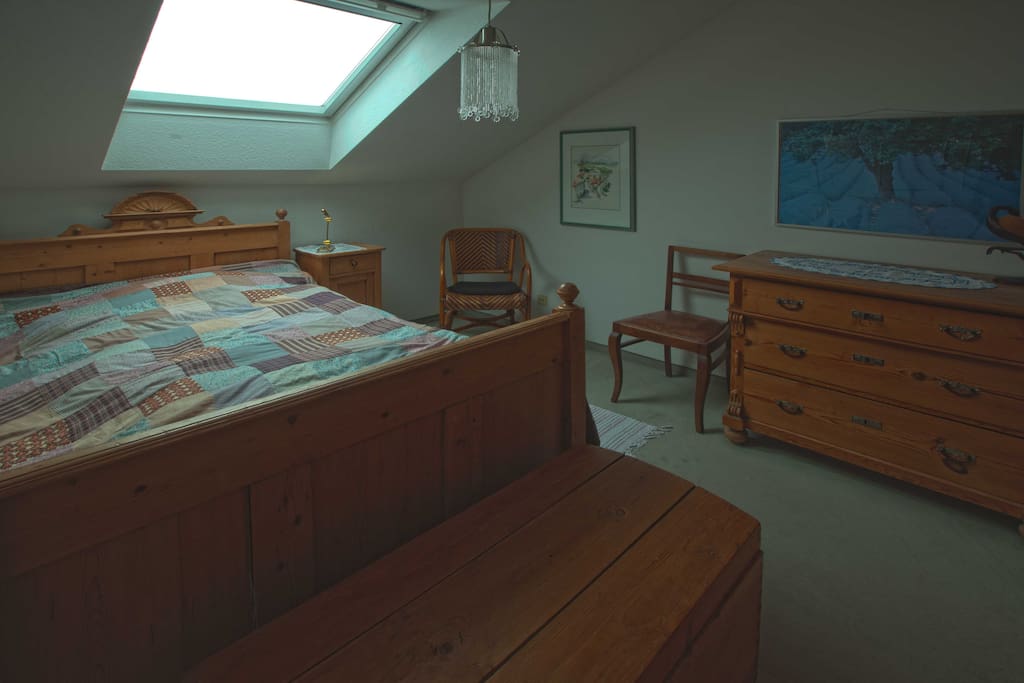Schlafzimmer 1