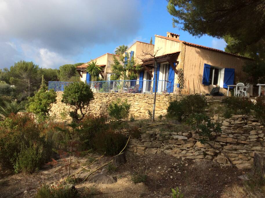 vaste terrain en restanques
