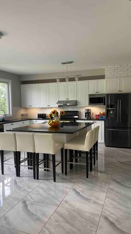 Sleeps 8+ close to Tanger outlets modern house gallery image 5