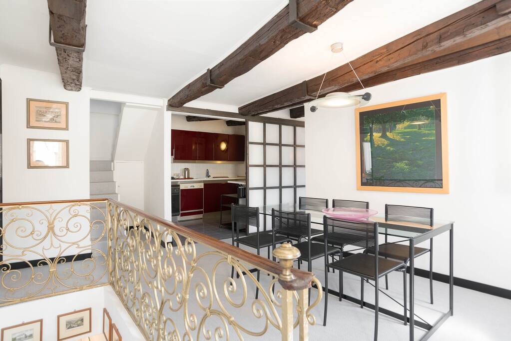 ENTRANCE, LUNCHROOM - INGRESSO, SALA DA PRANZO