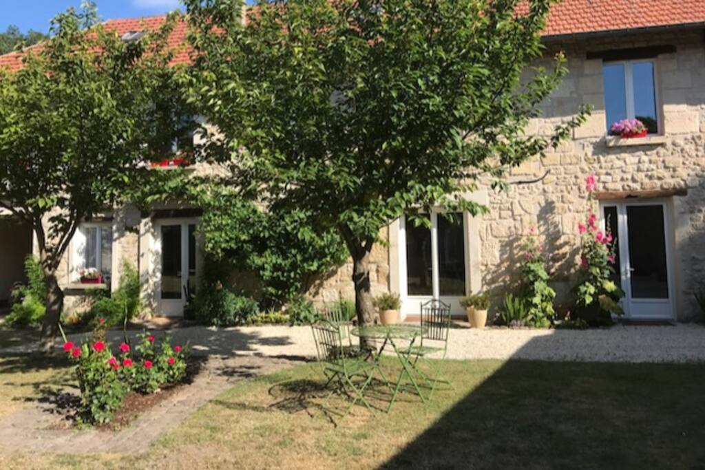 Accès votre logement par la porte de gauche