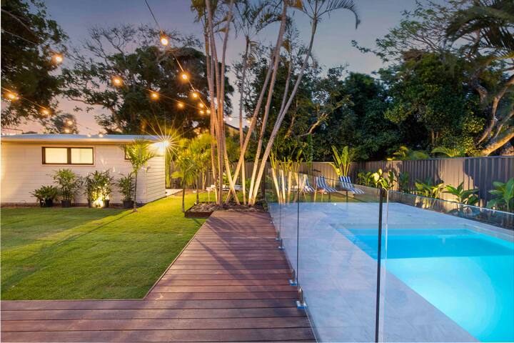 Tropical Beachside Family Retreat – Mineral Pool