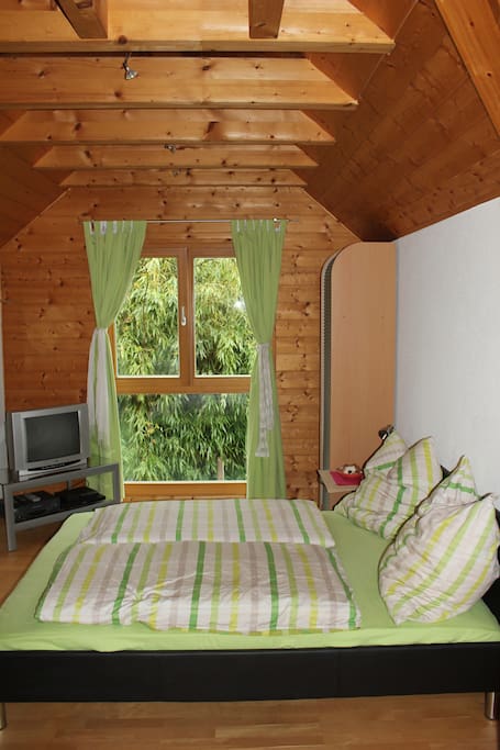 Schlafzimmer 2 mit Doppelbett 140x200