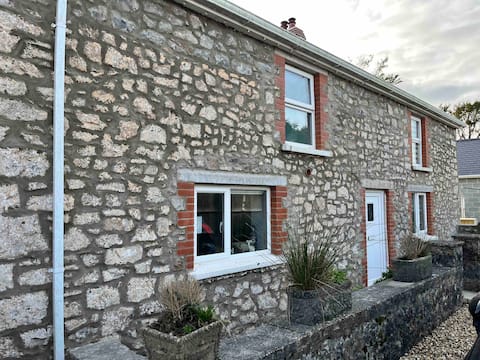 Homely Old Farmhouse by the coast in Pembrokeshire