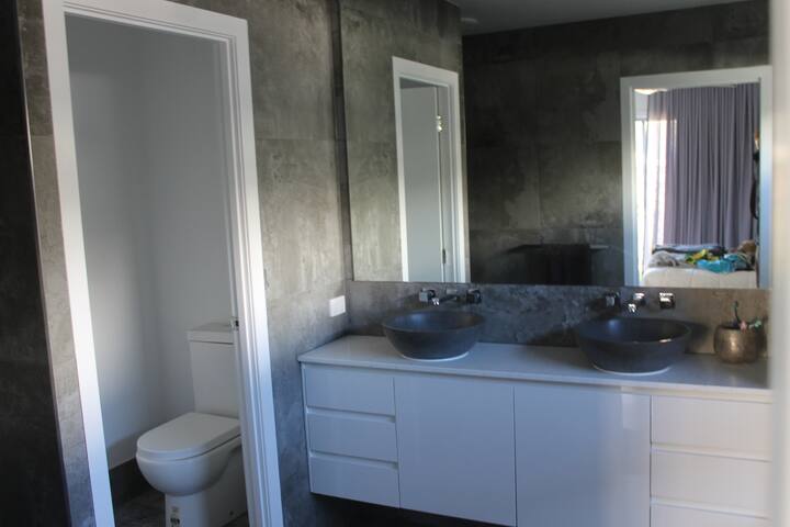 Salt Entertainer gallery image 2