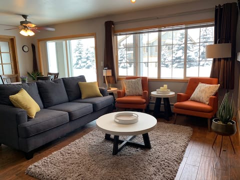 Successful Airbnb property: Peaceful mountain getaway. Walk to the gondola! in Steamboat Springs
