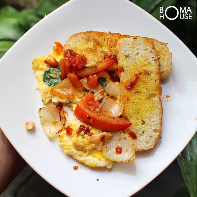 Breakfast in Boma House