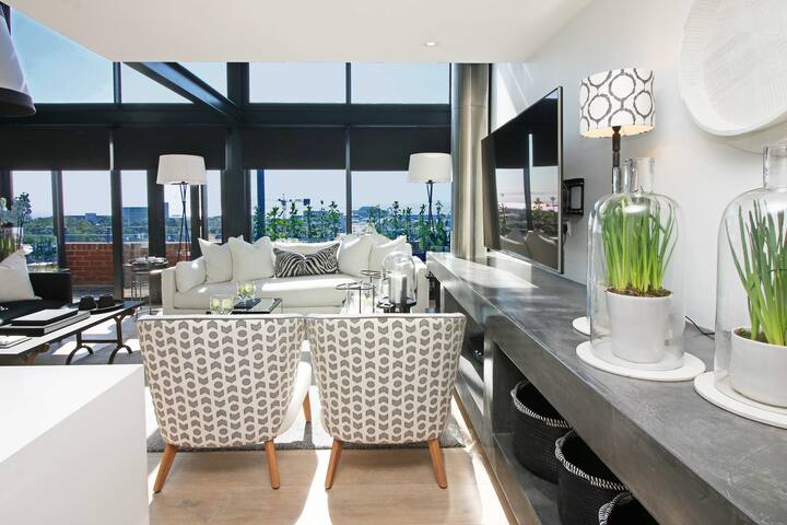 Eclipse Luxury Penthouse gallery image 2