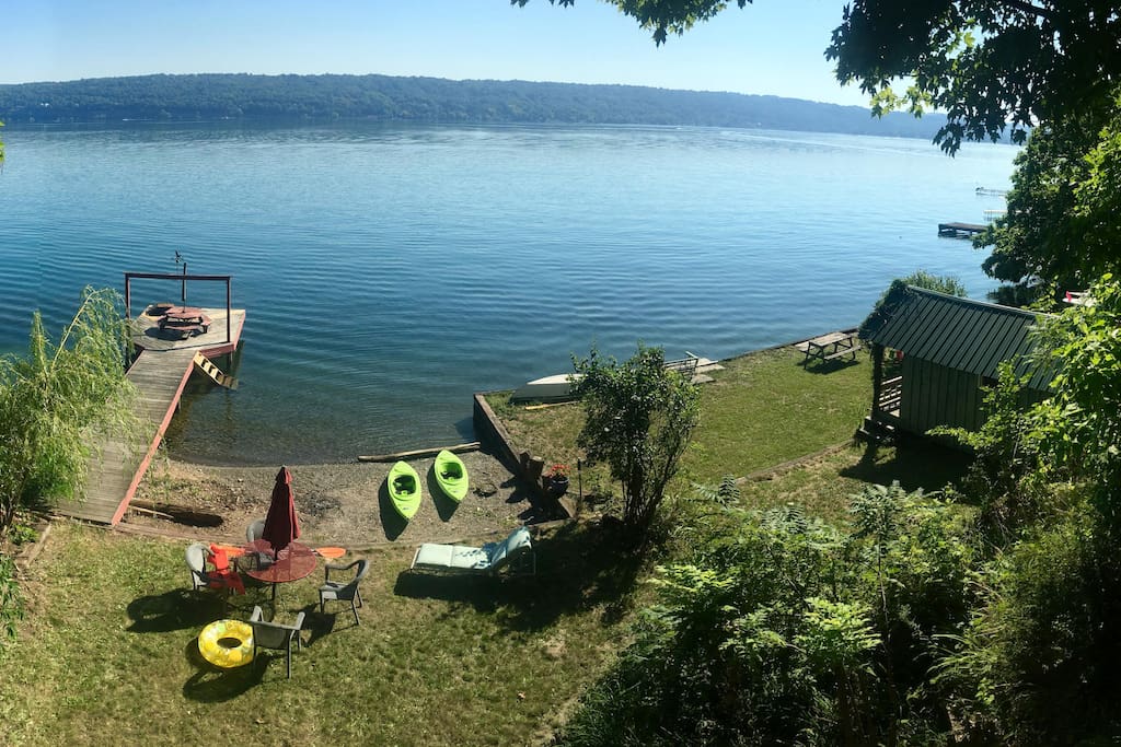 kayaks, dock and lake!