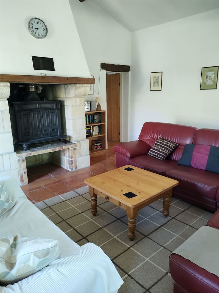 Traditional French Pigeonnier With Access To Pool - Francia