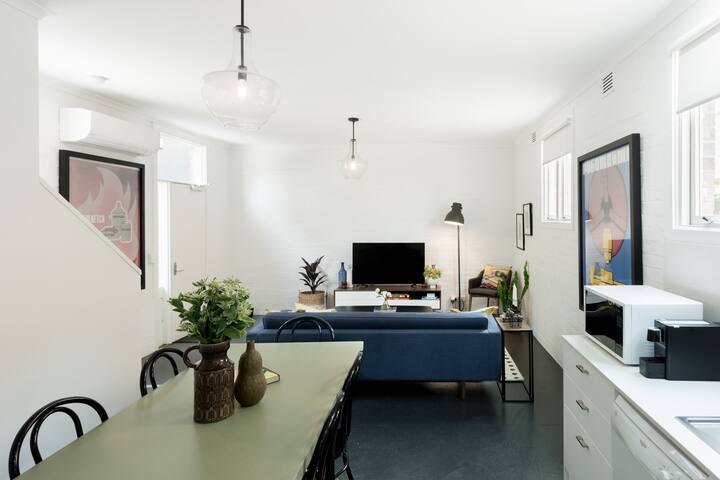 Charming Converted Stables in the Inner City gallery image 5