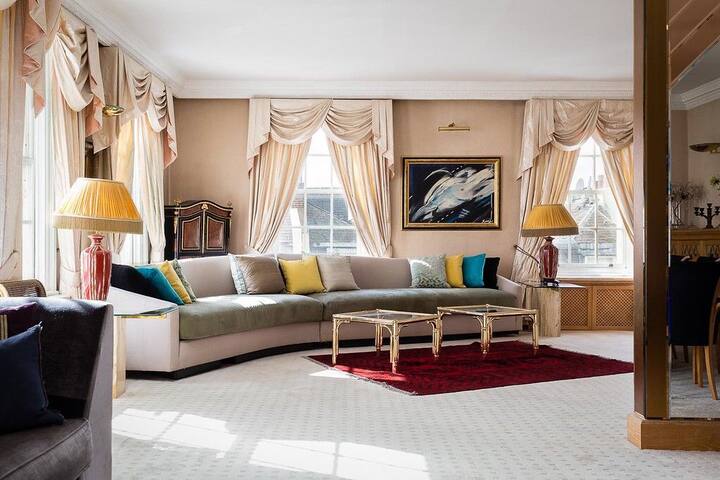 Extraordinary Penthouse facing Hyde Park & Oxford gallery image 2