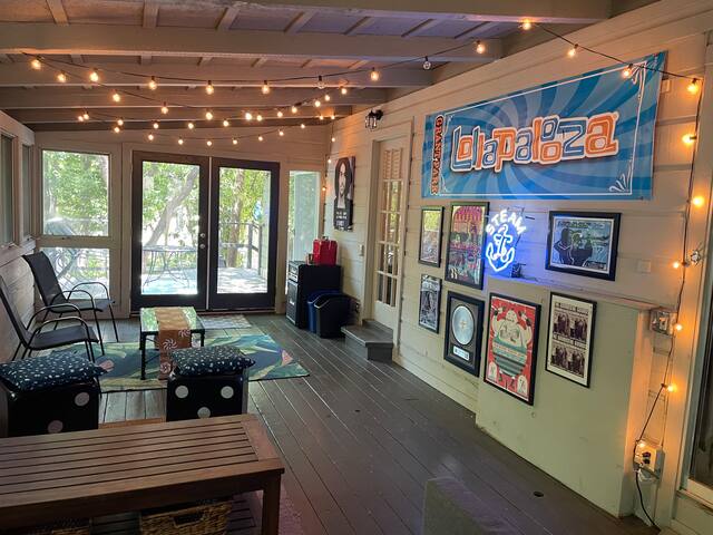 Zilker Park Treehouse, Walkable to Austin’s Best!