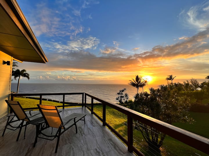 Heavenly Hakalau Oceanfront Cliff House Bungalows for Rent in Pepeekeo, Hawaii, United States